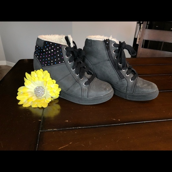 ❤️Girl’s Steve Madden Wedge Boots❤️ - Picture 1 of 5
